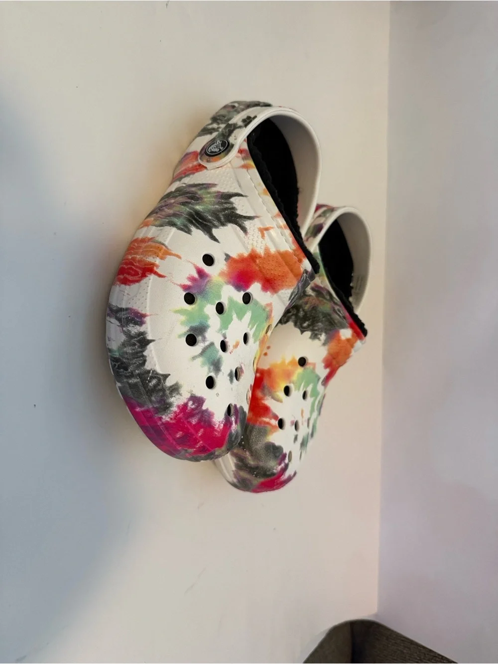 Crocs Multicolor Paint Splatter Lined Slip On Clogs Womens Sz 7 NWOT